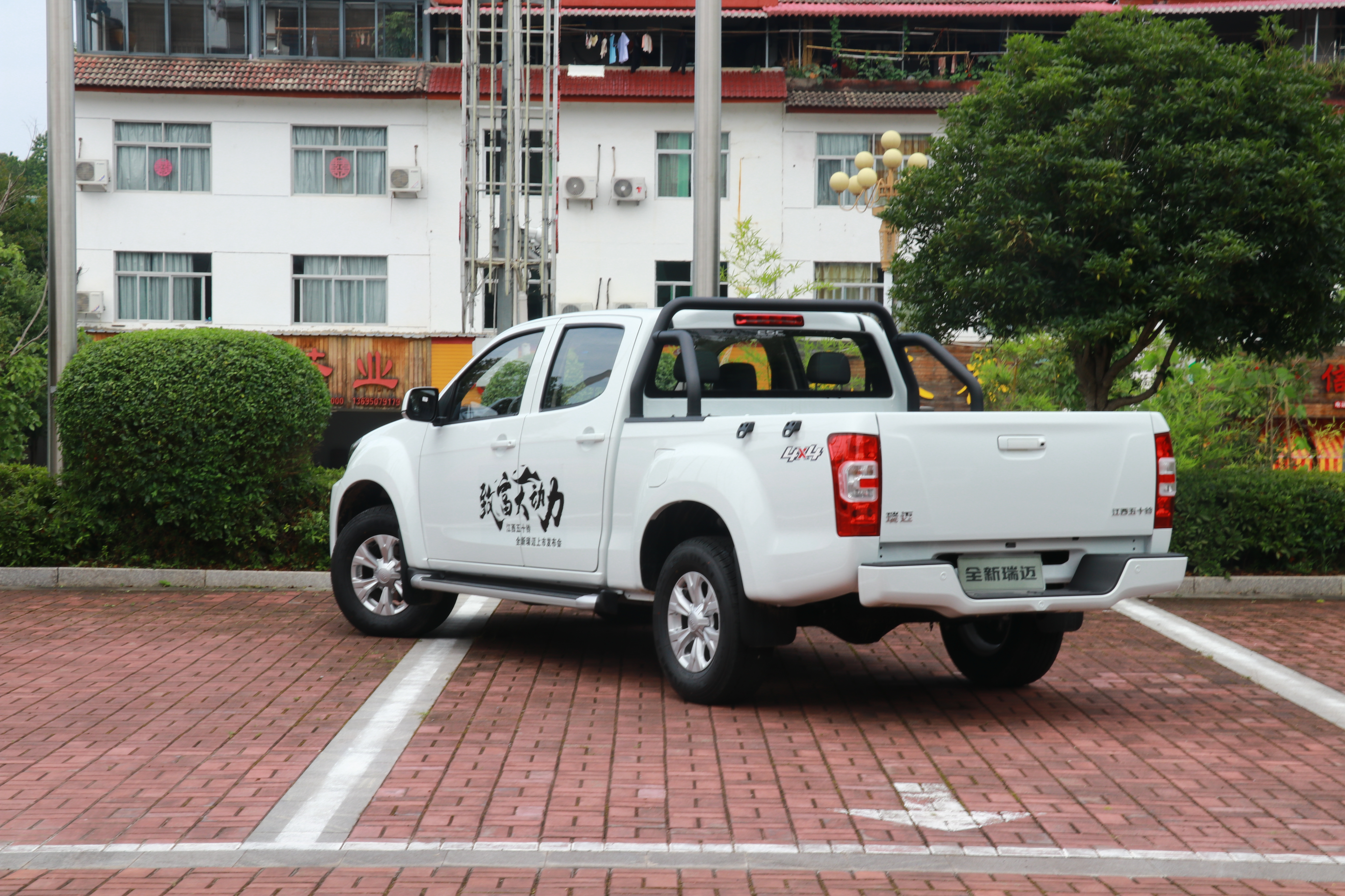 2023款 2.5T 柴油 四驱 豪迈版 长轴