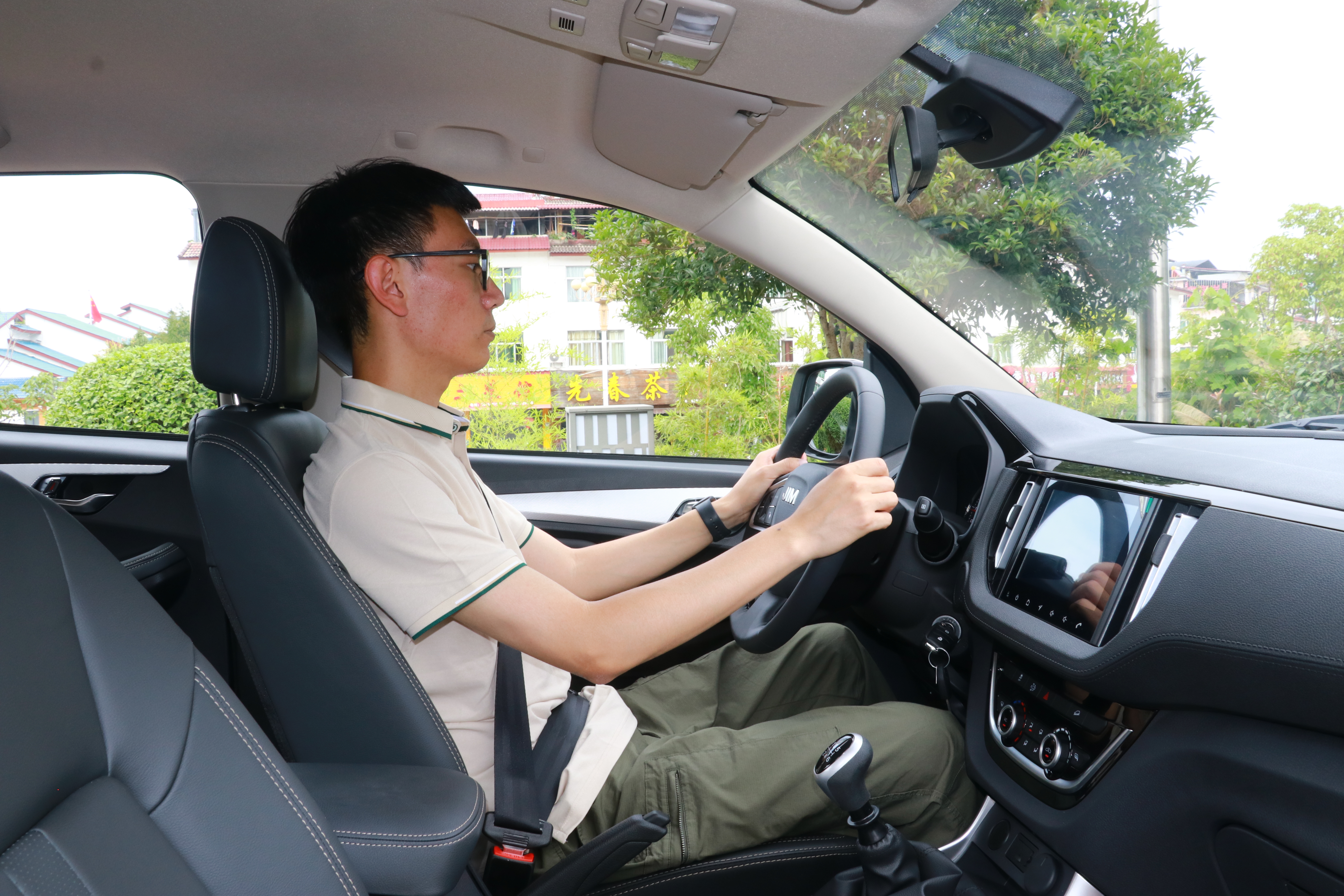 2023款 2.5T 柴油 四驱 豪迈版 长轴