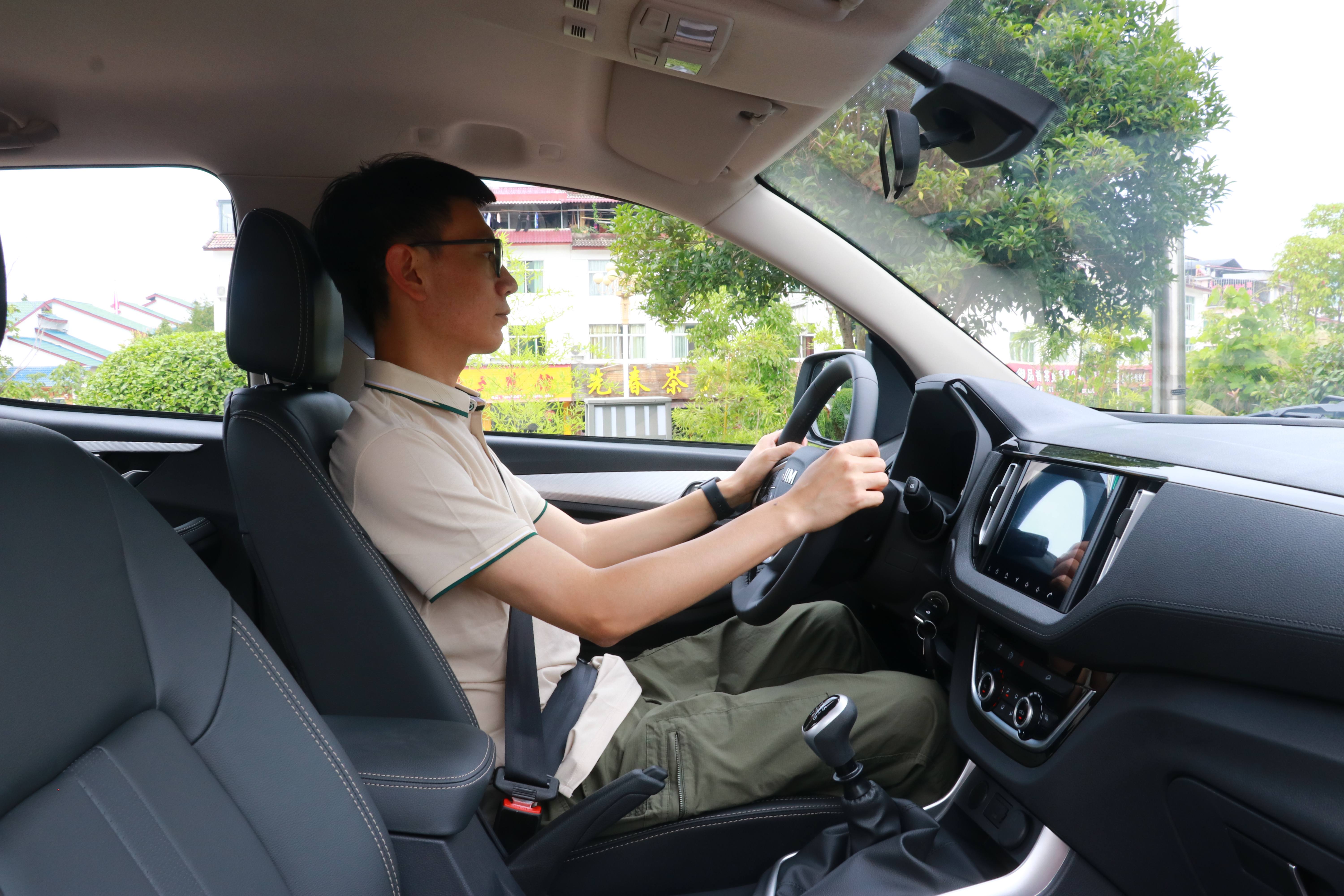 2023款 2.5T 柴油 四驱 豪迈版 长轴