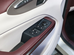 2023款 2.0T 自动旗舰型