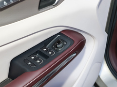 2023款 2.0T 自动旗舰型