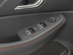 2023款 2.0L 自动 长轴 能量型