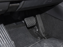 2023款 2.0L 自动质臻版