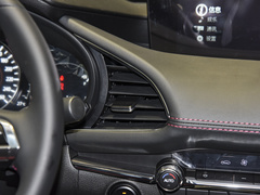 2023款 2.0L 自动质臻版