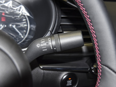 2023款 2.0L 自动质臻版
