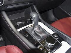 2023款 2.0L 自动质臻版