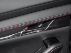 2023款 2.0L 自动质臻版