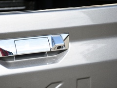 2023款 2.0T 柴油 两驱 精英版 长箱