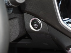 2023款 2.0T 柴油 两驱 精英版 长箱