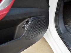 2023款 2.0T 自动 汽油 两驱 豪华版 标箱