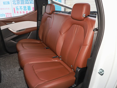 2023款 2.0T 自動四驅(qū)汽油豪華版標(biāo)軸