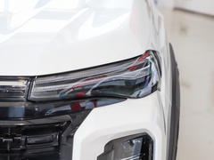 2023款 2.0T 自动四驱汽油豪华版标轴