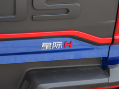 2023款 2.0T 自动四驱汽油豪华版标轴