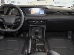 2023款 1.5L 手动优越版