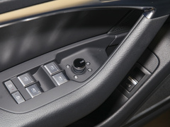 2025款 45 TFSI 臻选型