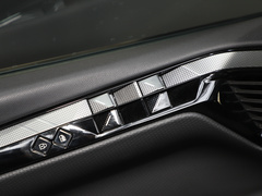 2023款 1.6T 夏乐宫CROSS版