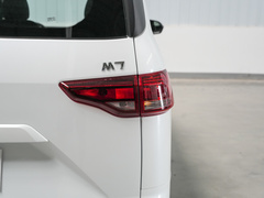 2023款 2.0L 自动长轴创享型 9座