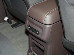 2023款 2.0L 自动长轴创享型 9座