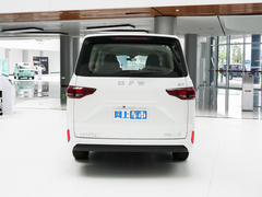 2023款 2.0L 自动长轴商务型 7座