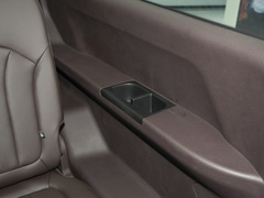 2023款 2.0L 自动长轴商务型 7座