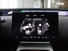 2023款 650 四驱性能版