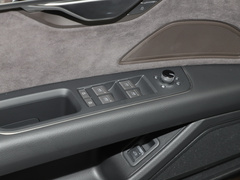 2024款 A8L 45 TFSI quattro 豪华型