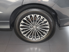 2023款 370TURBO 四驱尊享版