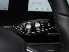 2024款 冠军版 390T 两驱巅峰版 7座