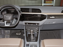 奥迪Q3 2024款 45 TFSI quattro 时尚动感型