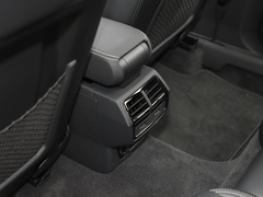 奥迪Q3 2024款 45 TFSI quattro 时尚动感型