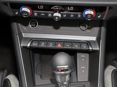 奥迪Q3 2024款 45 TFSI quattro 时尚动感型