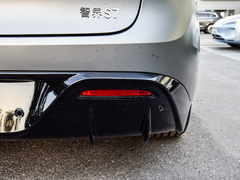 2023款 Max RS 四驱旗舰版