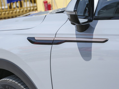 2023款 400T 两驱优享飞鱼版