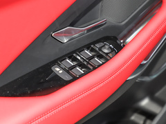 2024款 进取运动版 R-DYNAMIC S