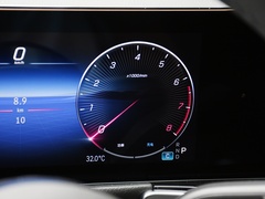 2024款 GLB 220 时尚型