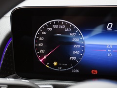 2024款 GLB 220 时尚型