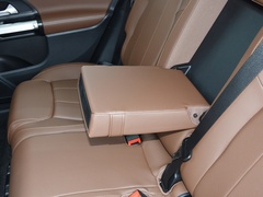 2024款 GLB 220 4MATIC