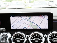 2024款 GLB 220 4MATIC