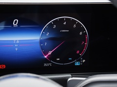 2024款 GLB 220 4MATIC