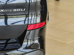2023款 xDrive 30Li 尊享型M运动曜夜套装