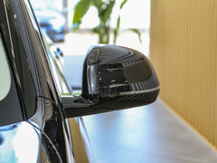 2023款 xDrive 30Li 尊享型M运动曜夜套装