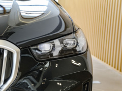 2023款 xDrive 30Li 尊享型M运动曜夜套装