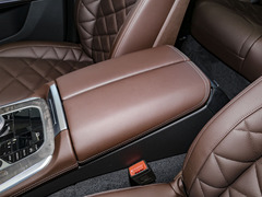 2023款 xDrive 30Li 尊享型M运动曜夜套装