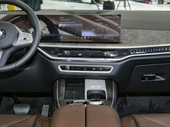 2023款 xDrive 30Li 尊享型M运动曜夜套装