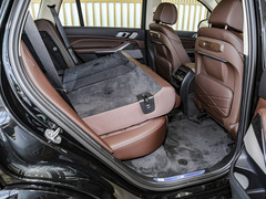 2023款 xDrive 30Li 尊享型M运动曜夜套装