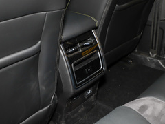 2023款 3.0T V6 汽油性能版