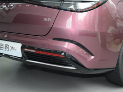 2023款 DM-i 1.5T 121km 尊荣型