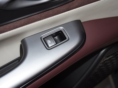 2023款 DM-i 1.5T 121km 旗舰型