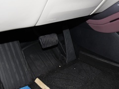 2023款 DM-i 1.5T 121km 旗舰型