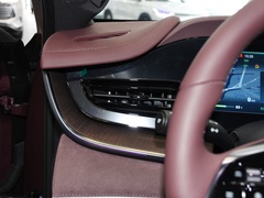 2023款 DM-i 1.5T 121km 旗舰型